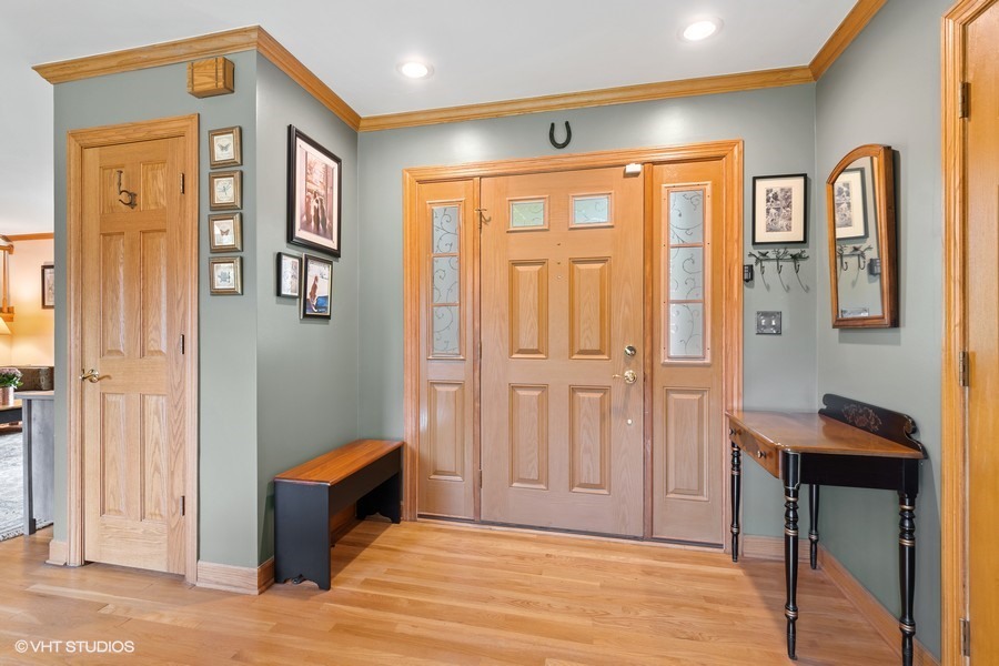 323 Wagner Road Northfield, IL 60093 - Photo 4 of 18 a view of livingroom with furniture and wooden floor