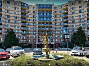 $550,000 | 8370 Greensboro Drive, Unit 811, McLean, VA 22102