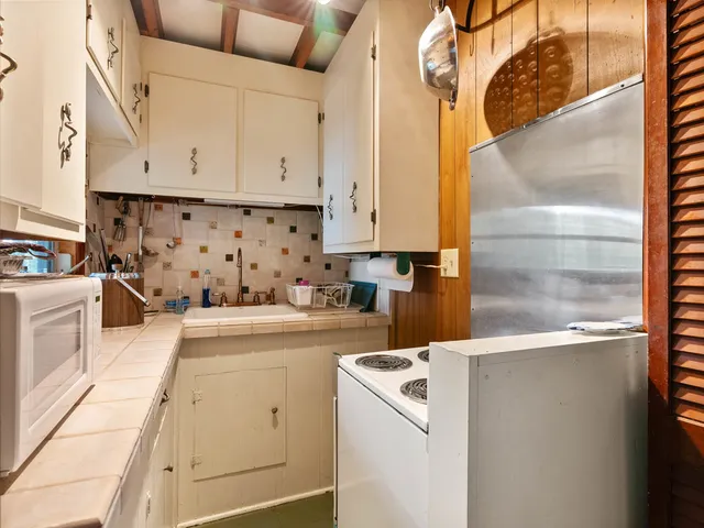 $350,000 | 518 Fishers Cove Road, Fair Play, SC 29643