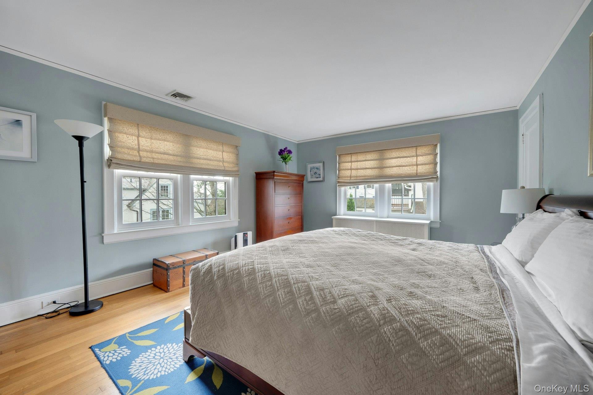 12 Barclay Road Scarsdale, NY 10583 - Photo 17 of 32 Primary Bedroom with en suite bath