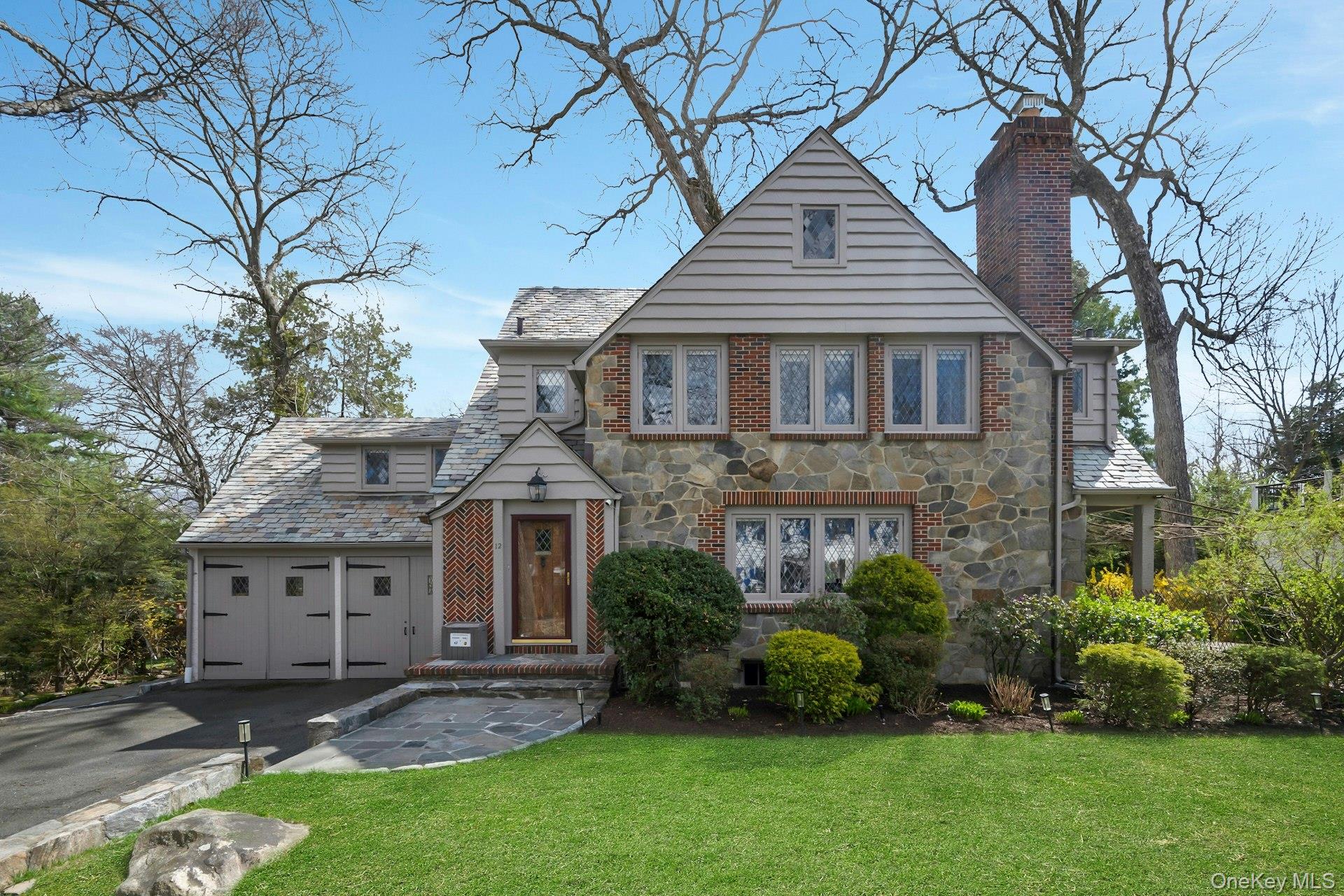 12 Barclay Road Scarsdale, NY 10583 - Photo 3 of 32 Front yard view
