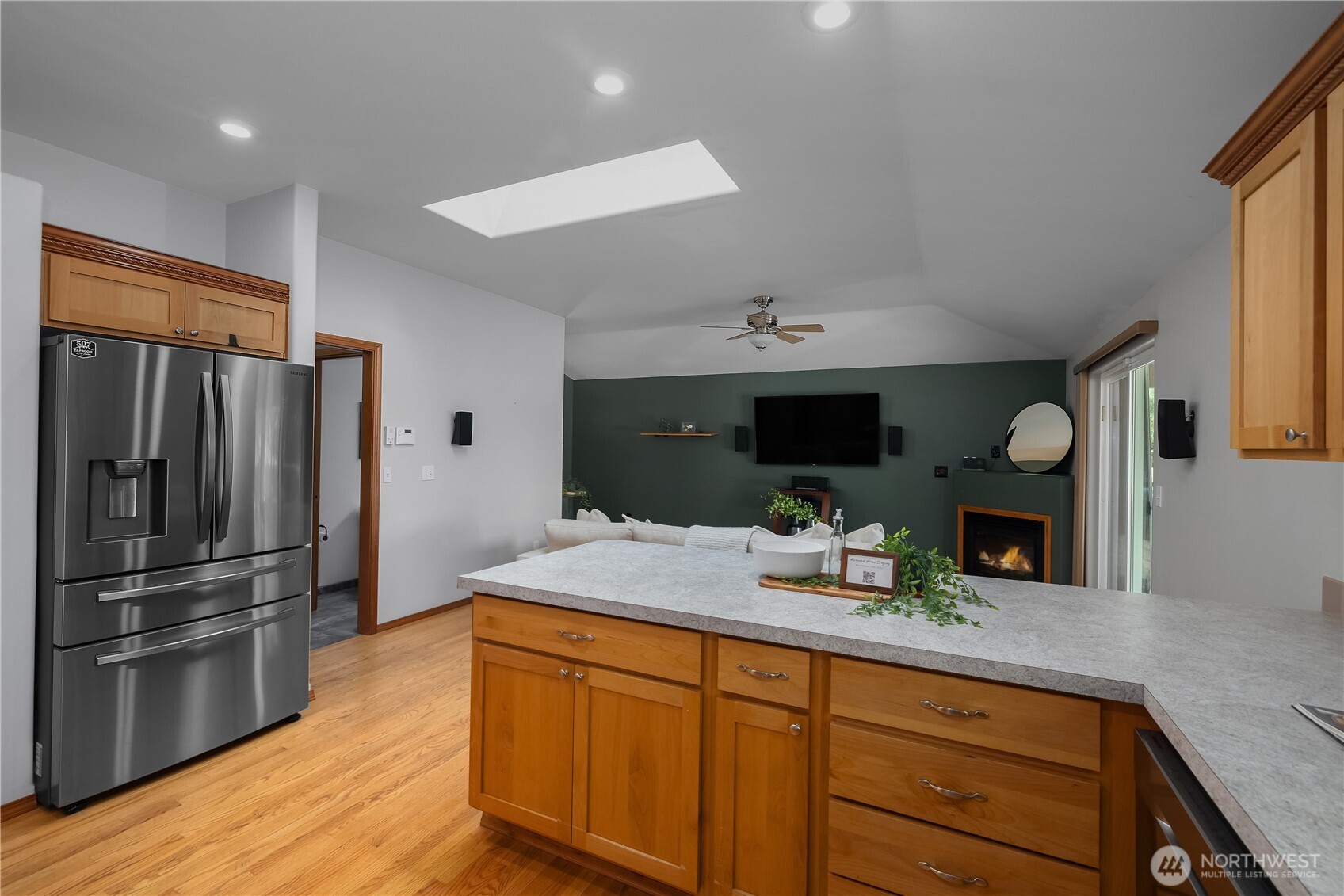 16830 Reichel Road Southeast Rainier, WA 98576 - Photo 11 of 40 Gallery Image 11