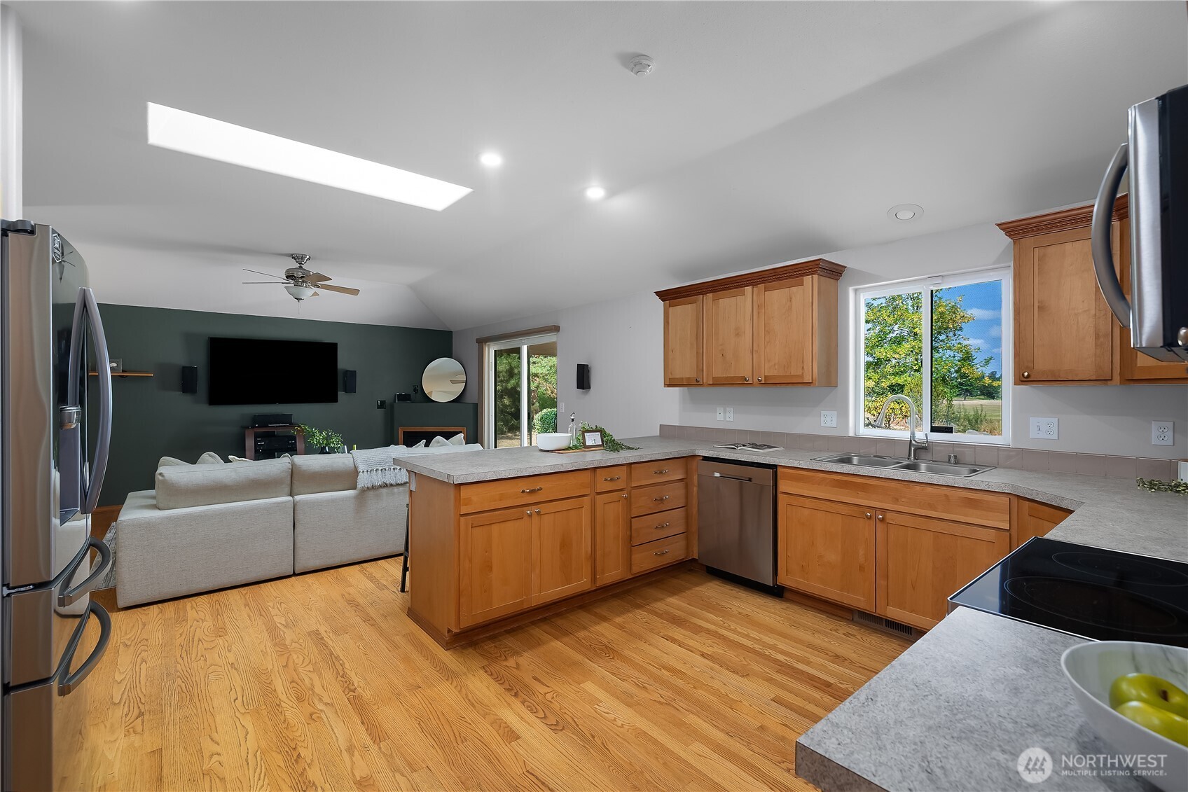 16830 Reichel Road Southeast Rainier, WA 98576 - Photo 7 of 40 Gallery Image 7