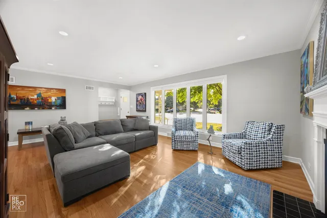 $625,000 | 6872 North Loron Avenue, Chicago, IL 60646