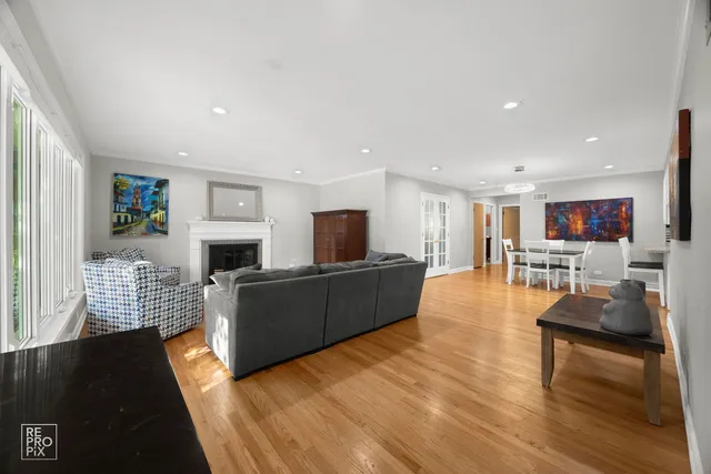 $625,000 | 6872 North Loron Avenue, Chicago, IL 60646