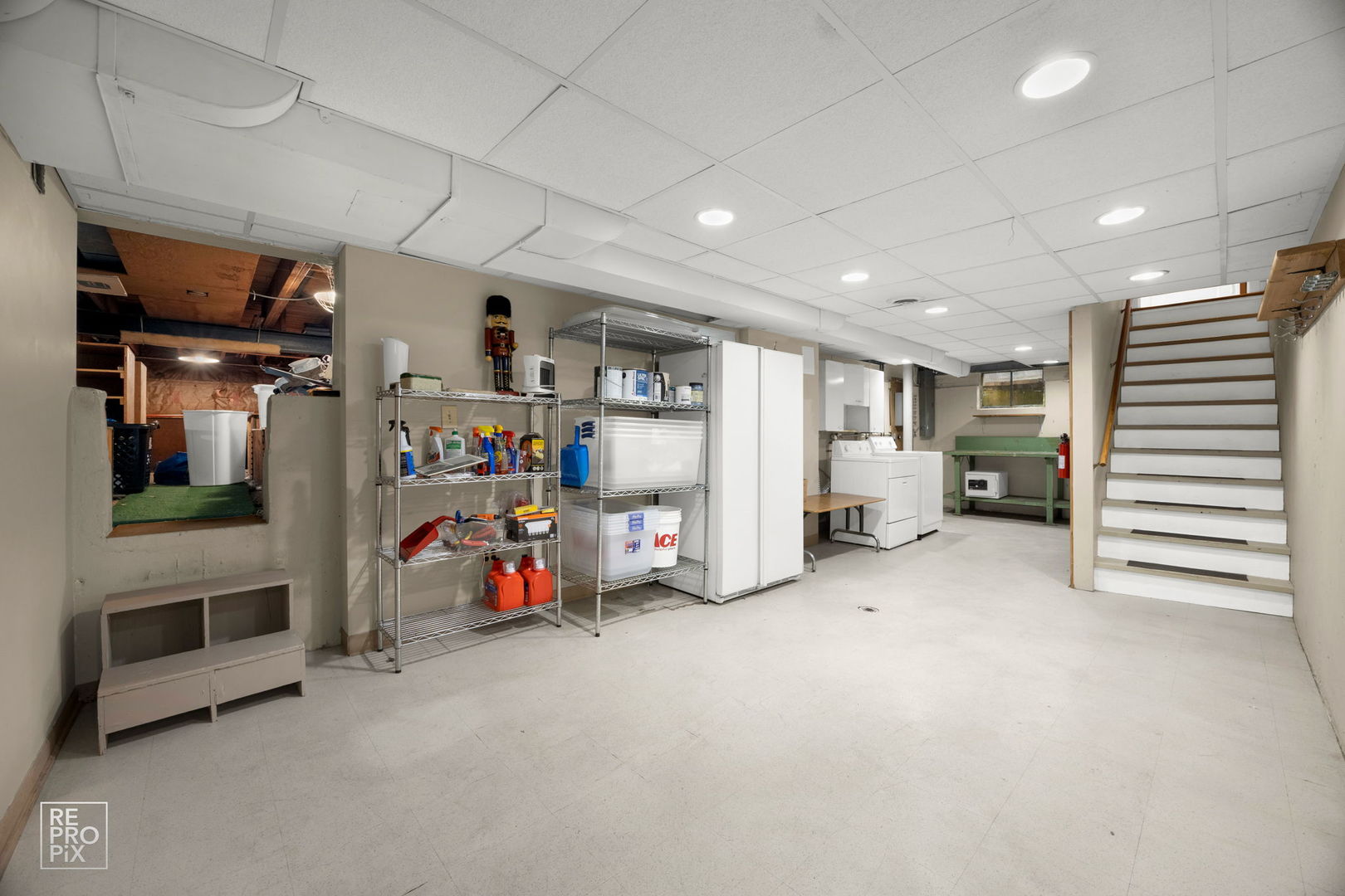 6872 North Loron Avenue Chicago, IL 60646 - Photo 23 of 25 a view of a garage with furniture