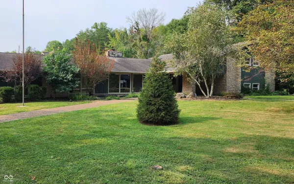 $1,250,000 | 5325 Highway 59, Brazil, IN 47834