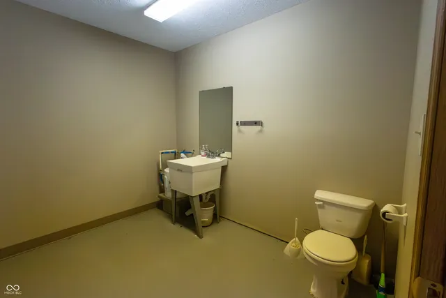 $1,400,000 | 5325 Highway 59, Brazil, IN 47834