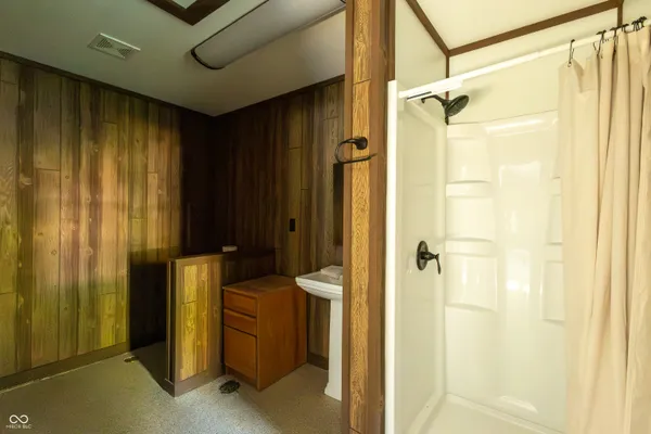 $1,250,000 | 5325 Highway 59, Brazil, IN 47834