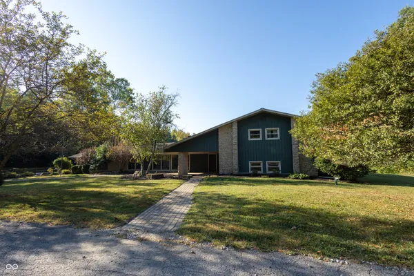 $1,250,000 | 5325 Highway 59, Brazil, IN 47834