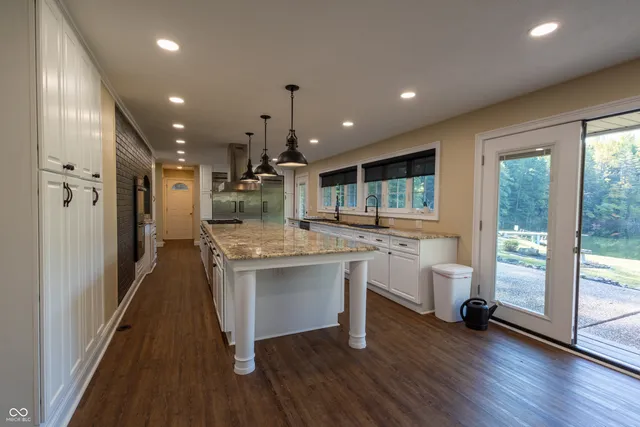 $1,400,000 | 5325 Highway 59, Brazil, IN 47834