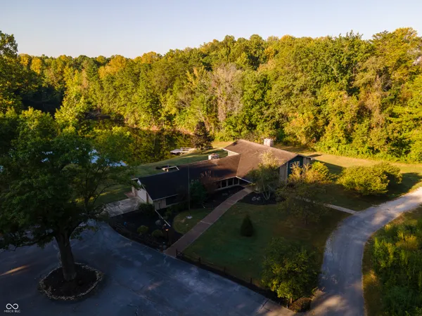 $1,250,000 | 5325 Highway 59, Brazil, IN 47834