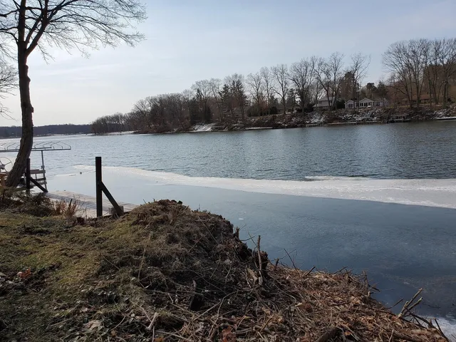 $279,000 | 7174 Cascade Road Southeast, Grand Rapids, MI 49546