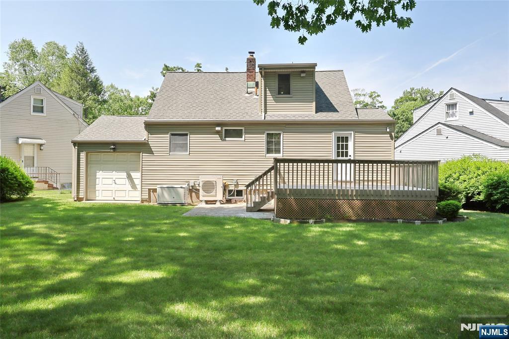 20 Dojean Court Bergenfield, NJ 07621 - Photo 44 of 50