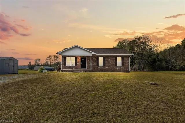 $250,000 | 4278 Nc Highway East, Westfield, NC 27053