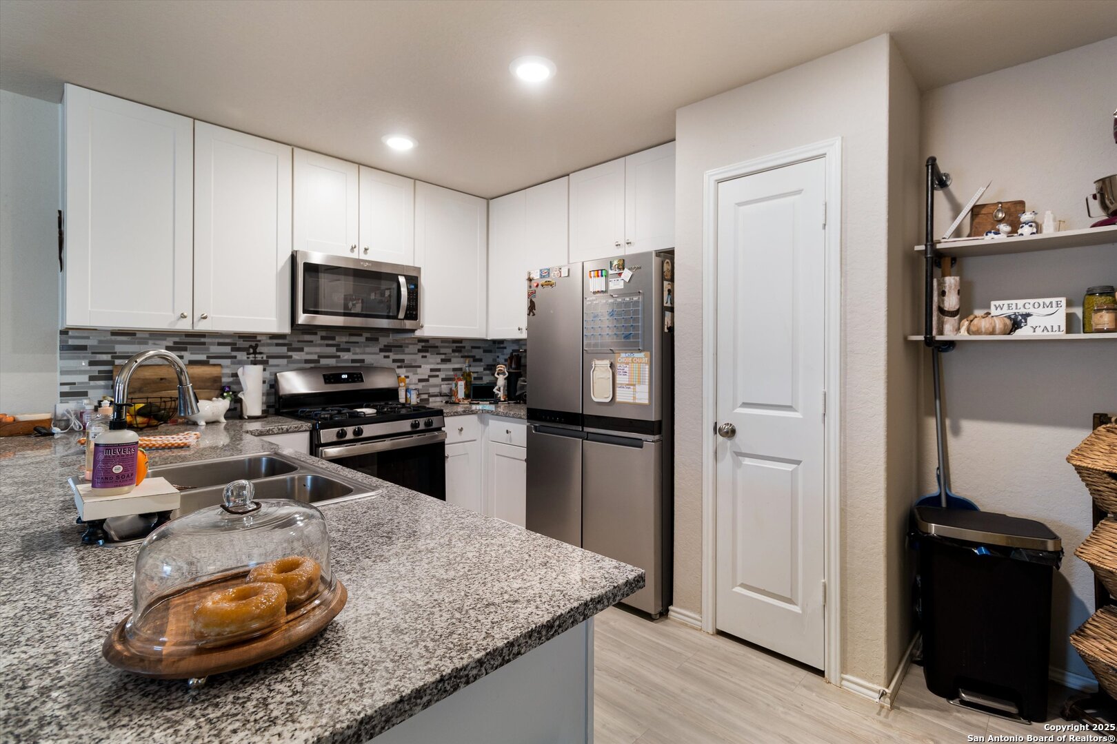 5317 Trellised Lane Bulverde, TX 78163 - Photo 8 of 47