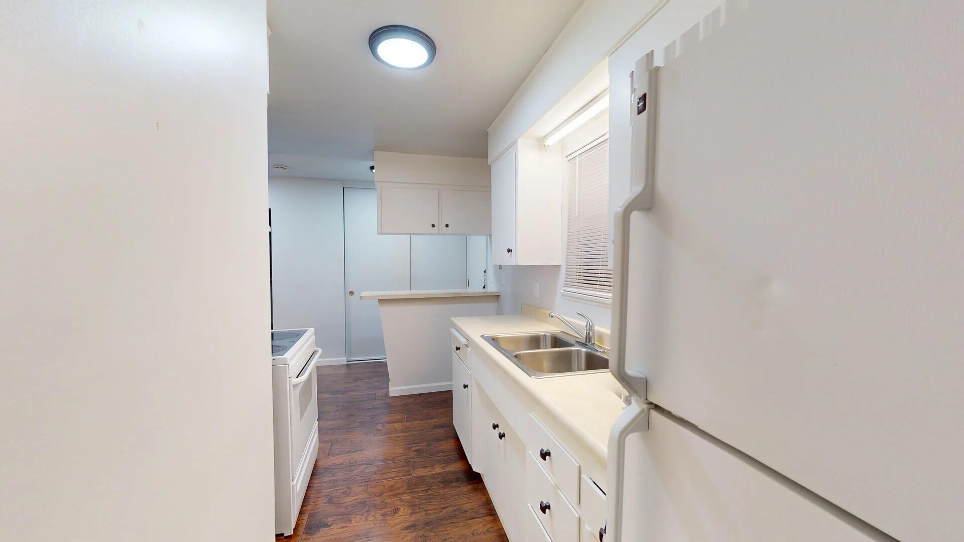 1553 Riverside Drive Redding, CA 96001 - Photo 30 of 51 Unit 6 Kitchen 2