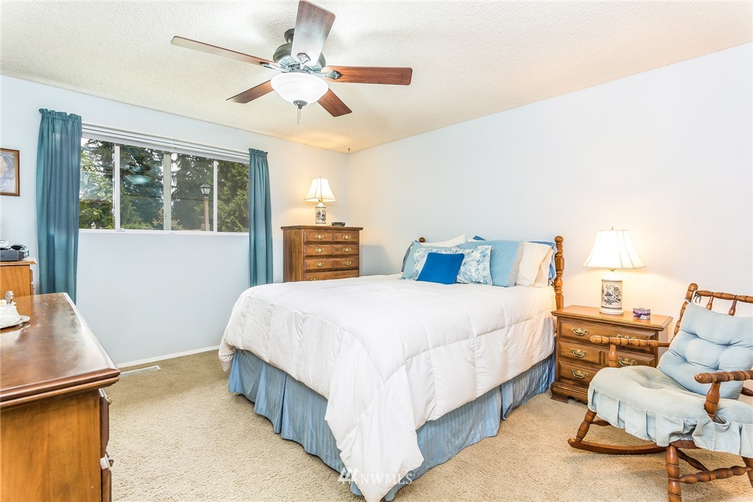 13811 146th Place Southeast Renton, WA 98059 - Photo 14 of 25 Gallery Image 14