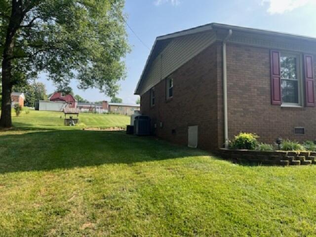307 Sherwood Circle Ridgeway, VA 24148 - Photo 3 of 23 3