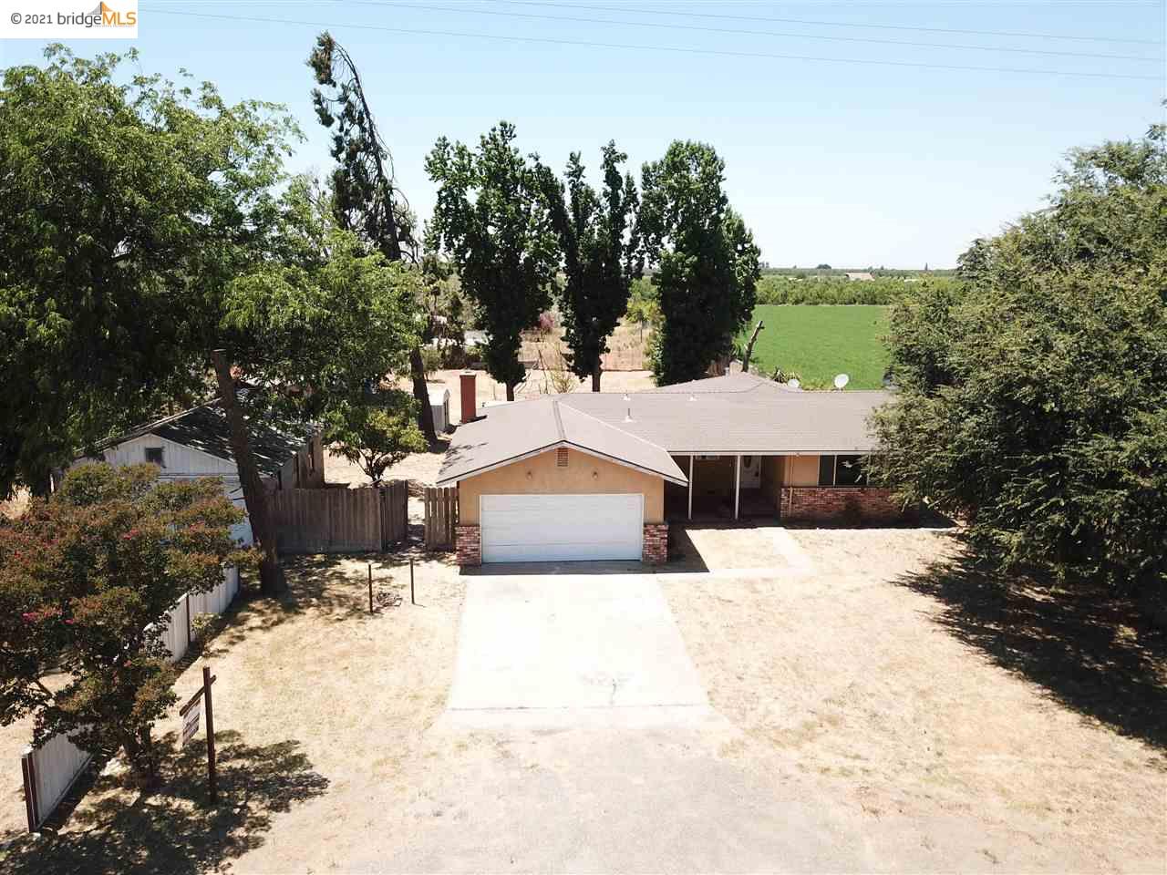 2425 Michigan Avenue Modesto, CA 95358 - Photo 1 of 1 a swimming pool view with a outdoor space