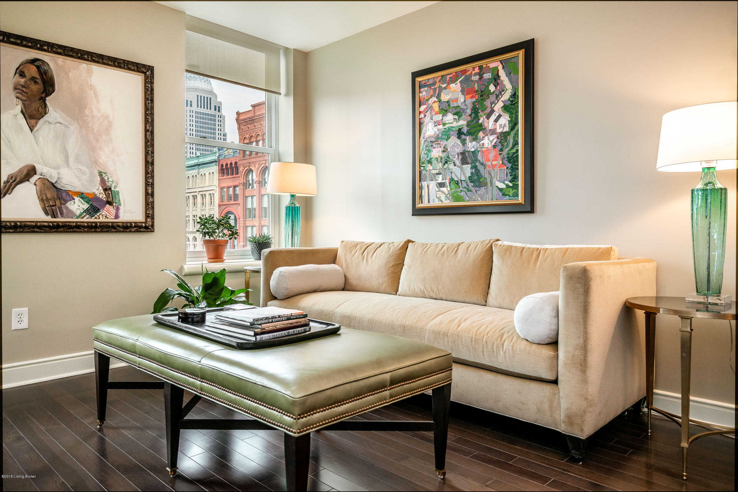 711 West Main Street, Unit Q & R Louisville, KY 40202 - Photo 20 of 53 19 Living Room