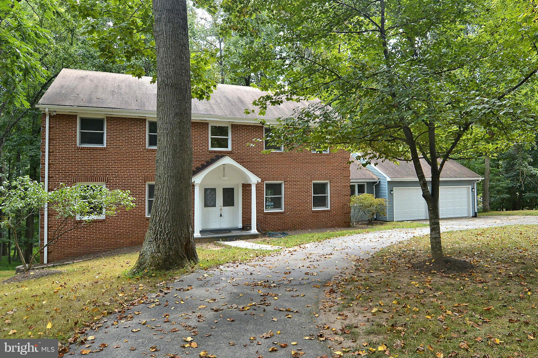 312 Stonington Road Silver Spring, MD 20902 - Photo 2 of 30 Circular Driveway and Walk