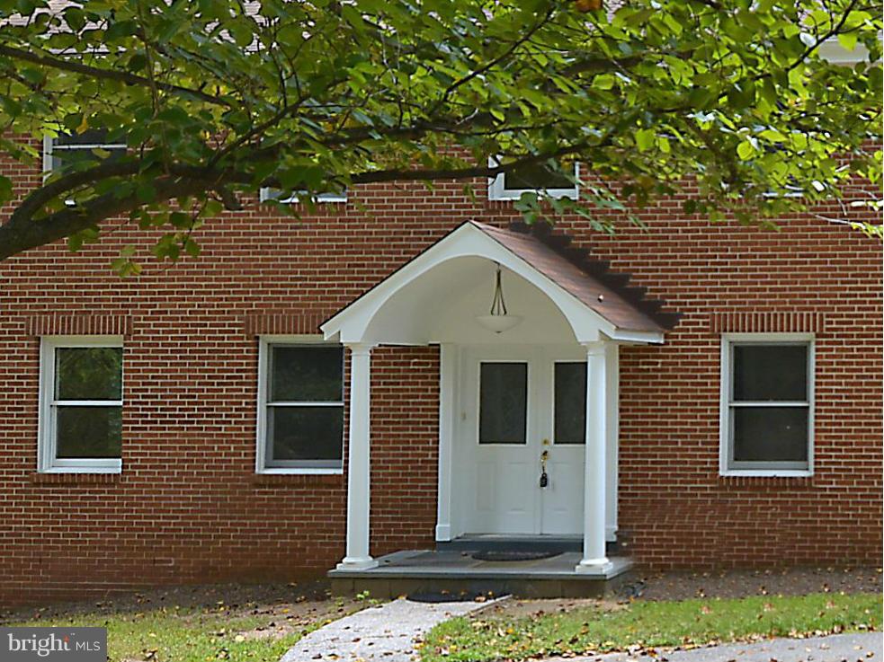 312 Stonington Road Silver Spring, MD 20902 - Photo 3 of 30 Front Walk