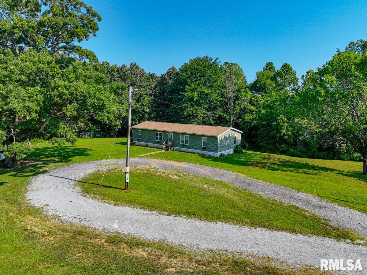 1923 Stonefort Road Stonefort, IL 62987 - Photo 3 of 33