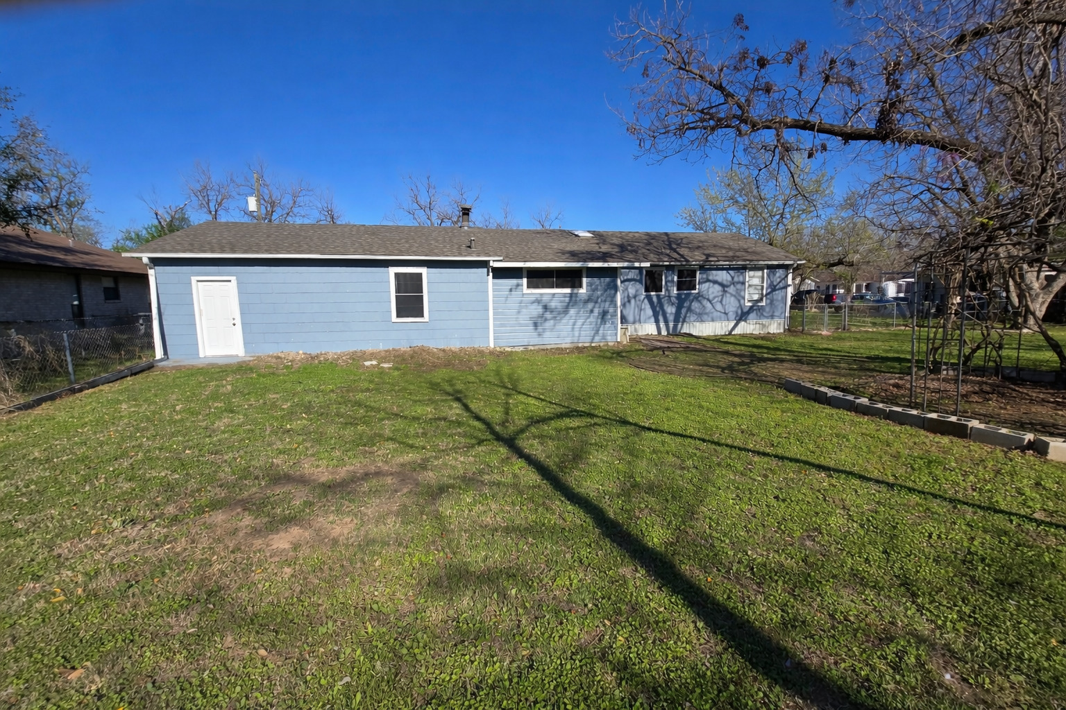 305 North 5th Street Thorndale, TX 76577 - Photo 18 of 20 a view of a house with a yard
