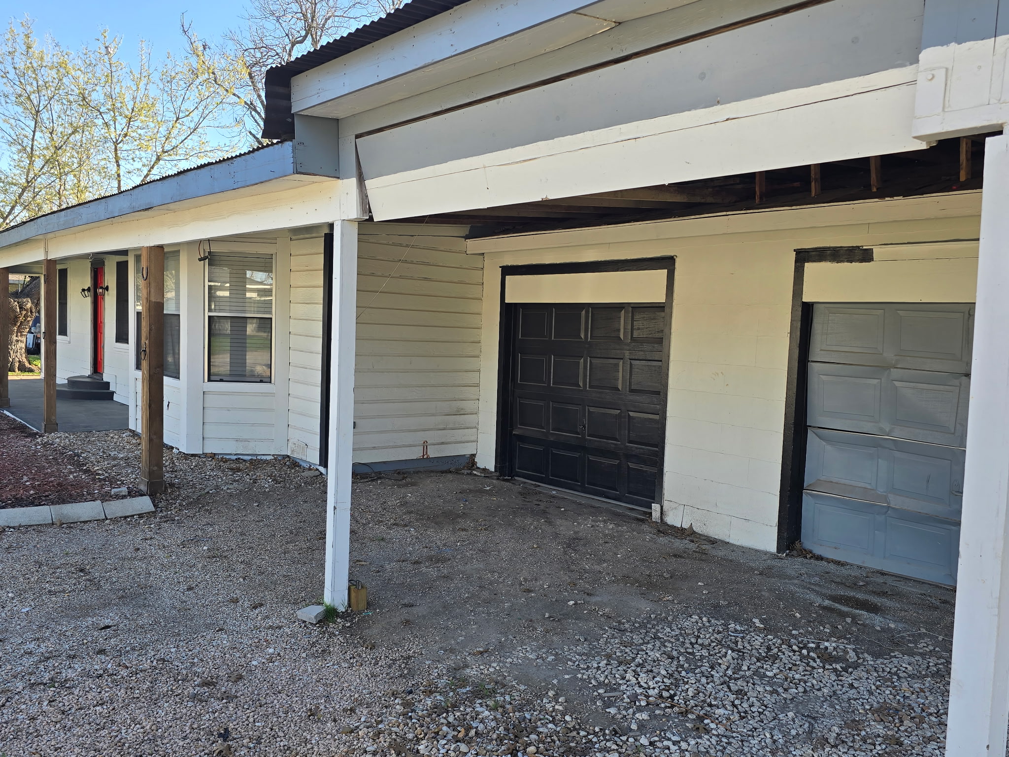 305 North 5th Street Thorndale, TX 76577 - Photo 19 of 20 a view of a house with a door