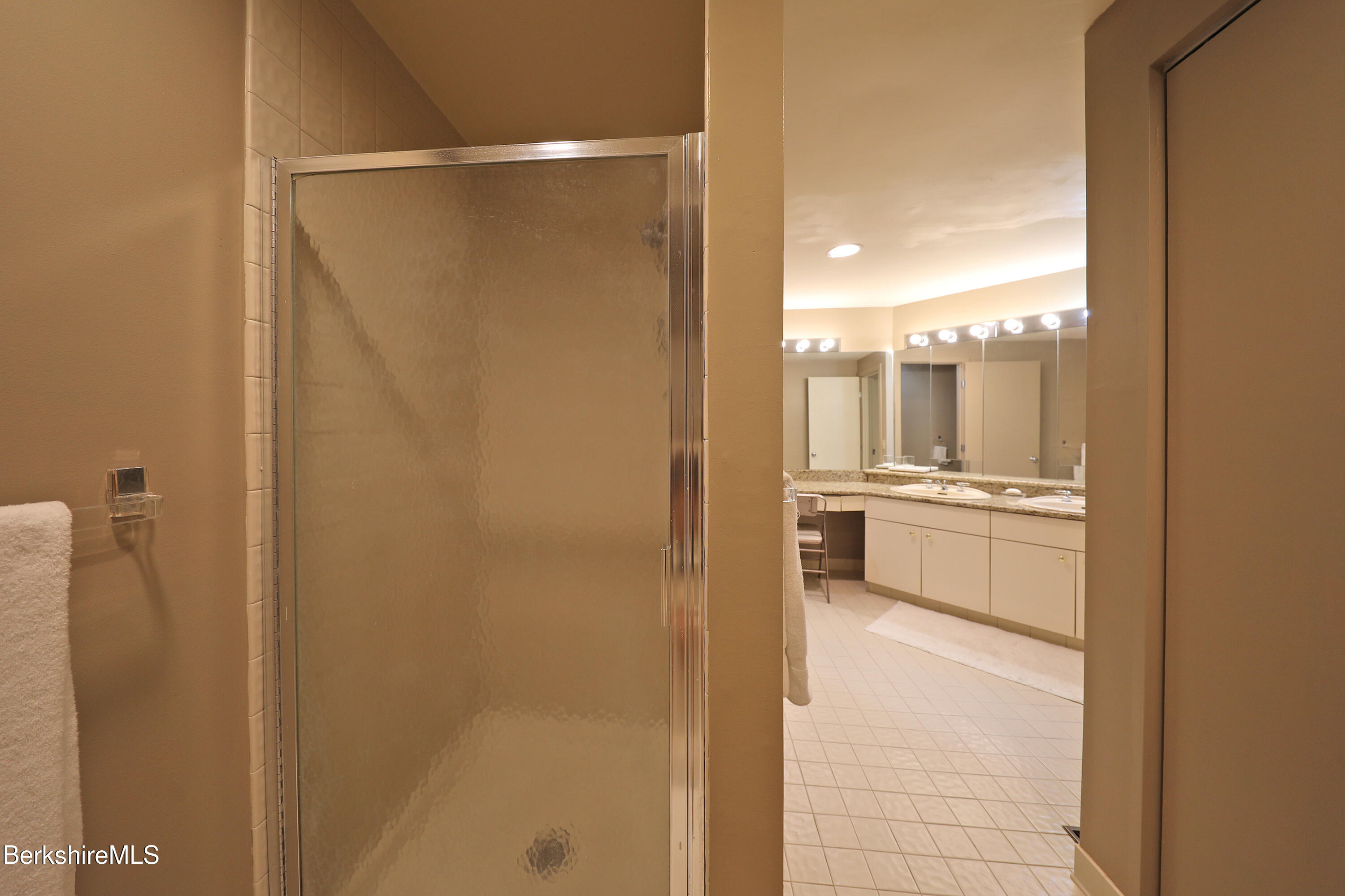 19 Hawthorne Road, Unit GH 8 Stockbridge, MA 01240 - Photo 28 of 53 Separate Shower