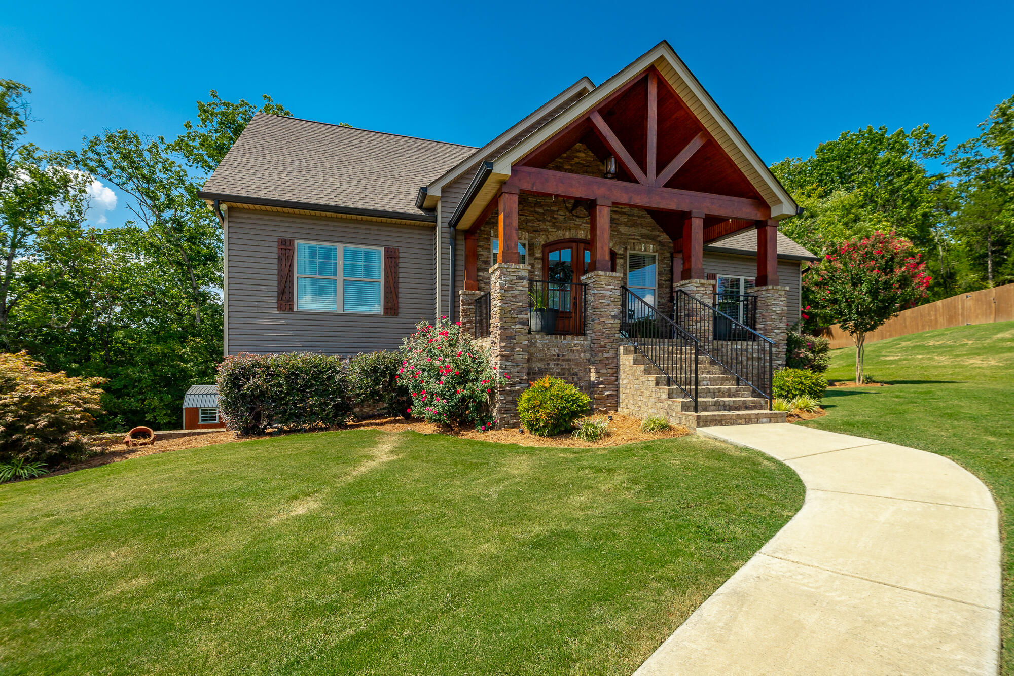 686 Ginger Lake Drive Rock Spring, GA 30739 - Photo 4 of 93 Front View