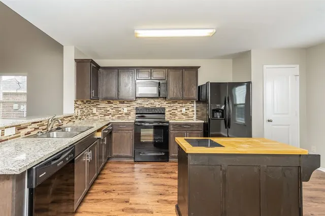 $2,020 | 223 Thoroughbred Street, Waxahachie, TX 75165