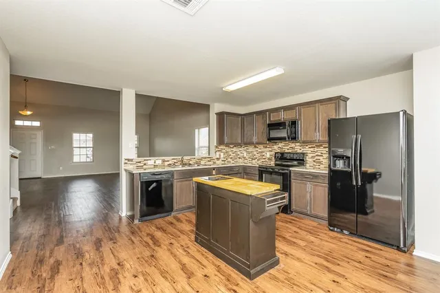 $2,020 | 223 Thoroughbred Street, Waxahachie, TX 75165