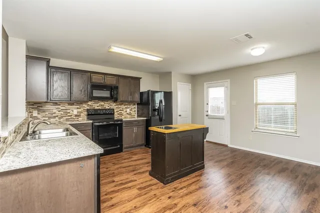 $2,020 | 223 Thoroughbred Street, Waxahachie, TX 75165