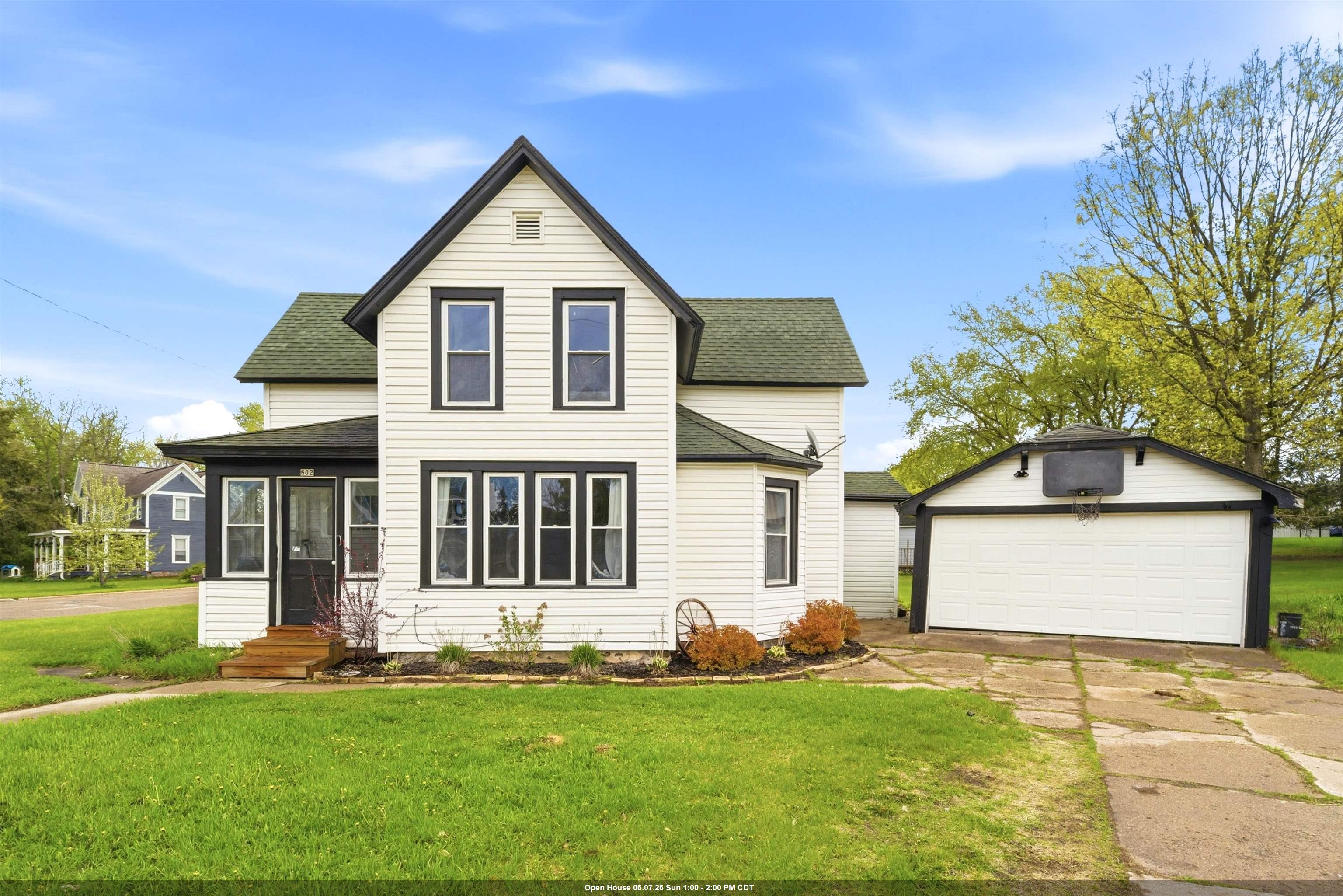 802 Depot Street Manawa, WI 54949 - Photo 1 of 26