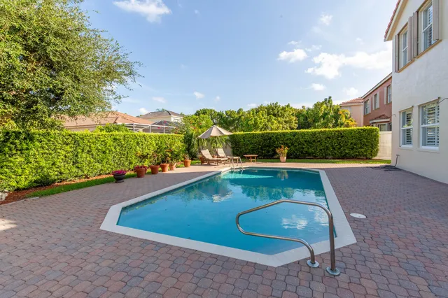 $9,500 | 9760 Roche Place, Wellington, FL 33414