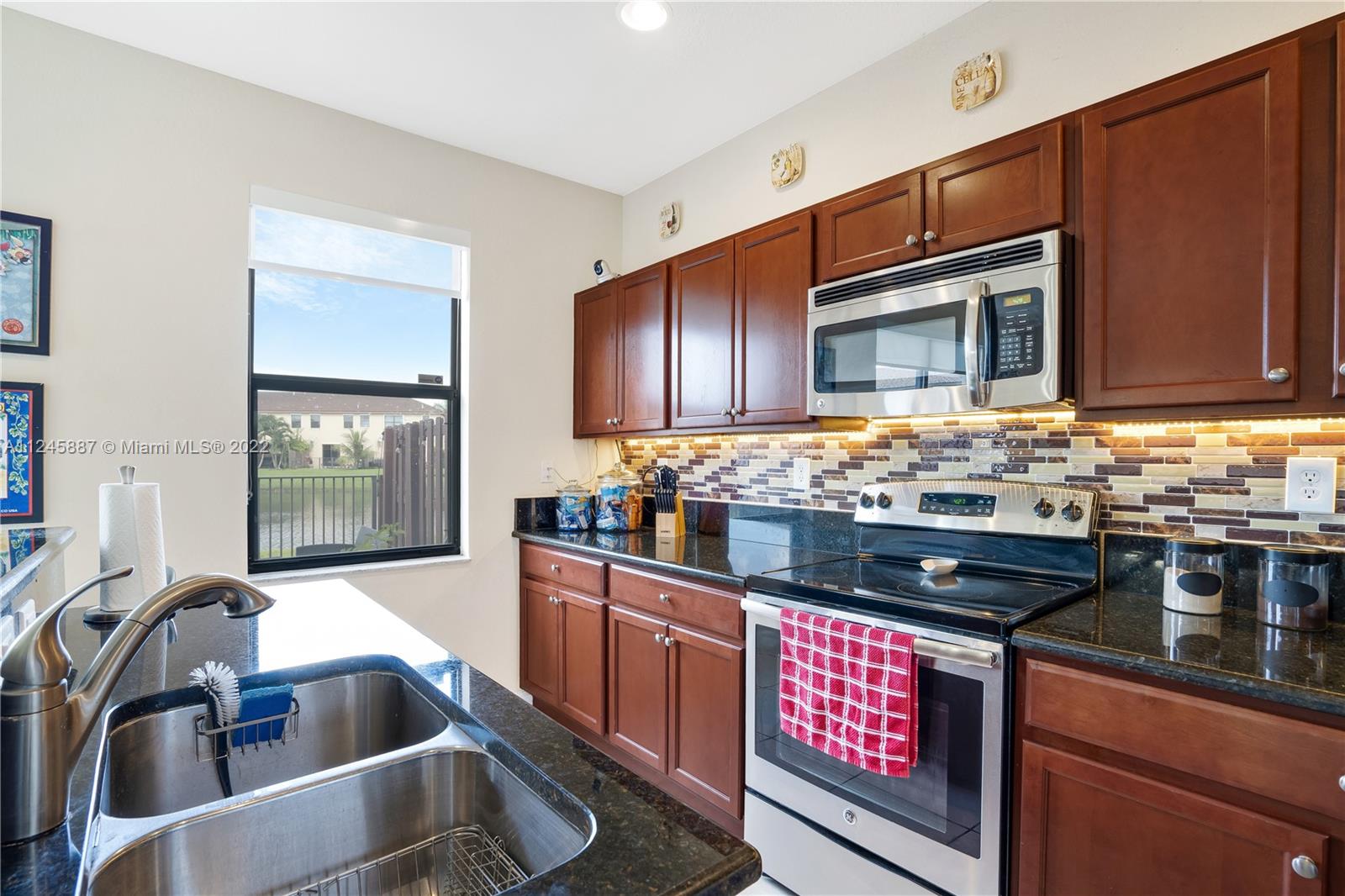 4243 Southwest 164th Path, Unit 4243 Miami, FL 33185 - Photo 10 of 31 Gallery Image 10