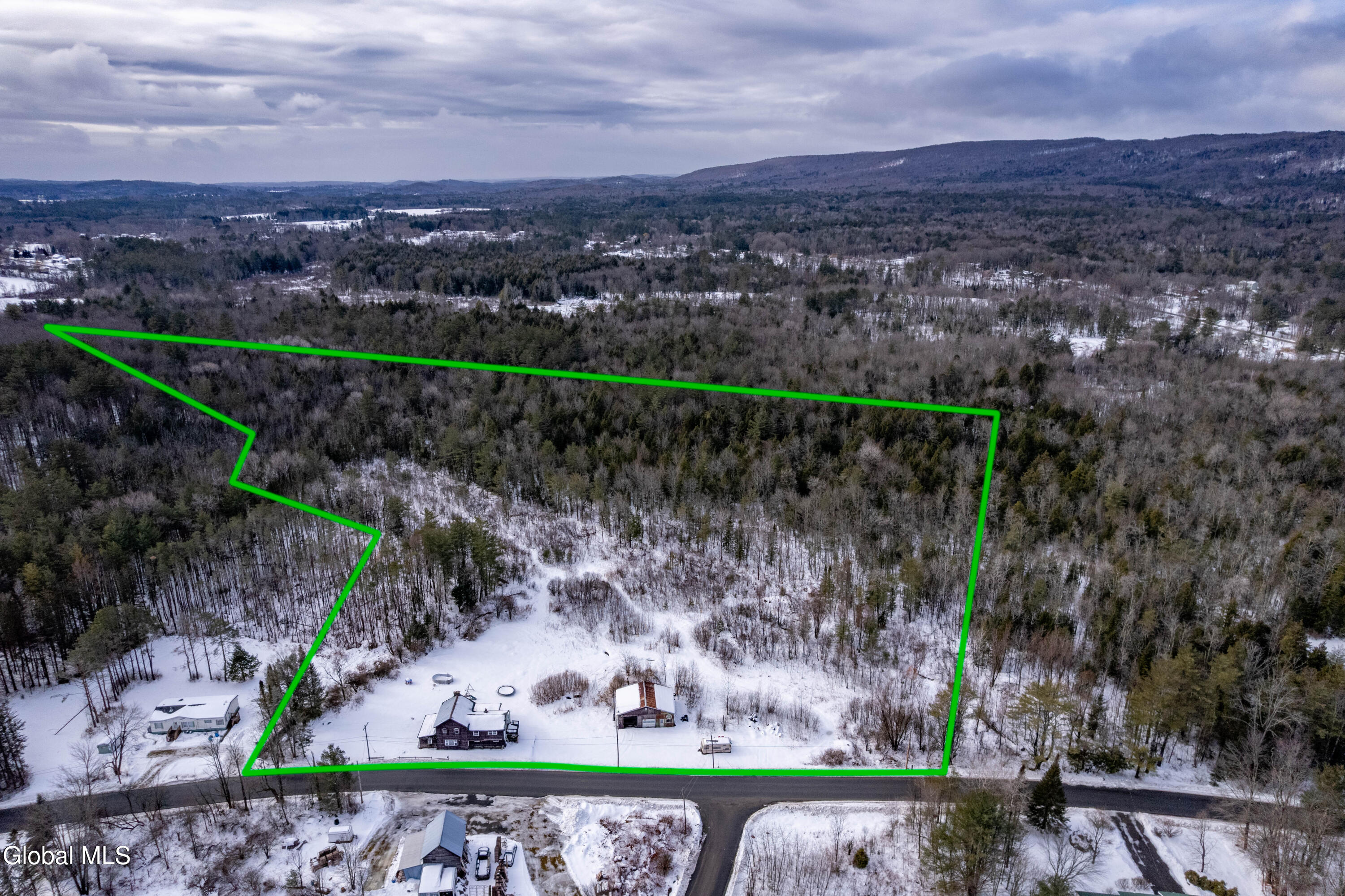 163 Jackson Summit Road Mayfield, NY 12117 - Photo 9 of 28 5-163 Jackson Summit