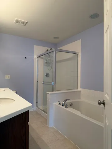 $2,500 | 544 Silverton Drive, Grayslake, IL 60030