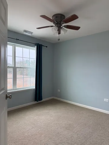 $2,500 | 544 Silverton Drive, Grayslake, IL 60030