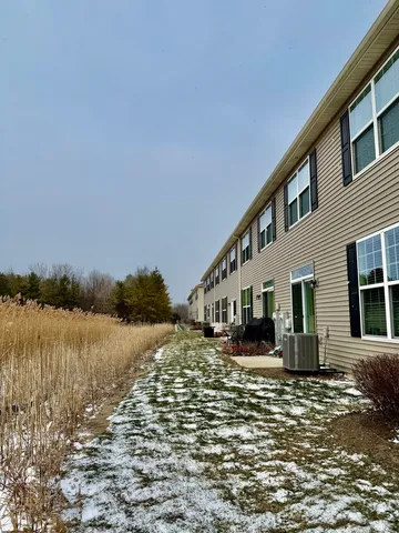 $2,500 | 544 Silverton Drive, Grayslake, IL 60030