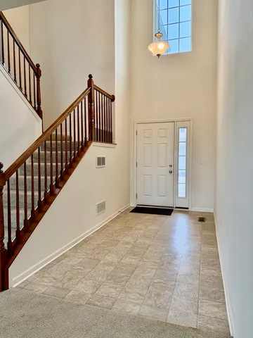 $2,500 | 544 Silverton Drive, Grayslake, IL 60030