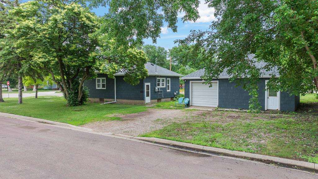 37 Rowland Street Tracy, MN 56175 - Photo 4 of 37