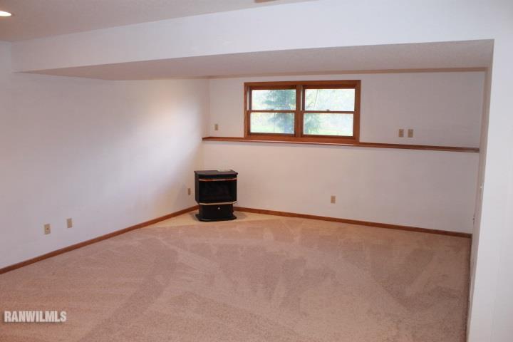 122 North Brodrecht Road Galena, IL 61036 - Photo 21 of 23 an empty room with windows