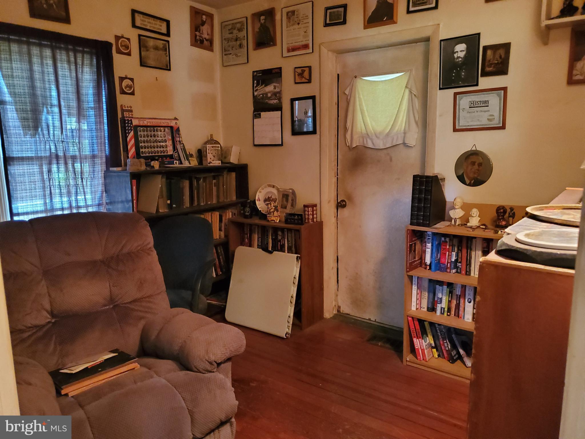 2638 Fairview Avenue Reading, PA 19606 - Photo 23 of 24 a living room with furniture and a window