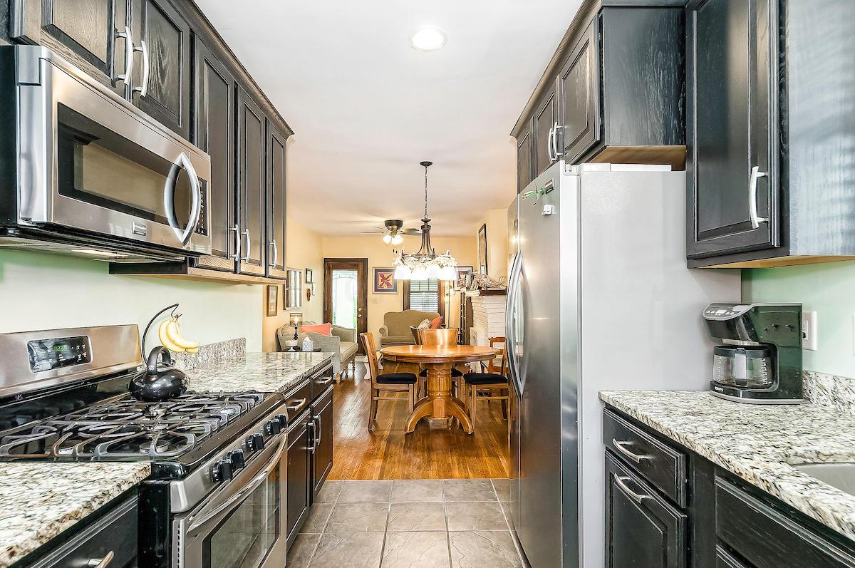 758 South Cassingham Road Columbus, OH 43209 - Photo 16 of 39