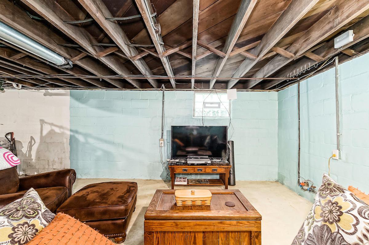 758 South Cassingham Road Columbus, OH 43209 - Photo 32 of 39