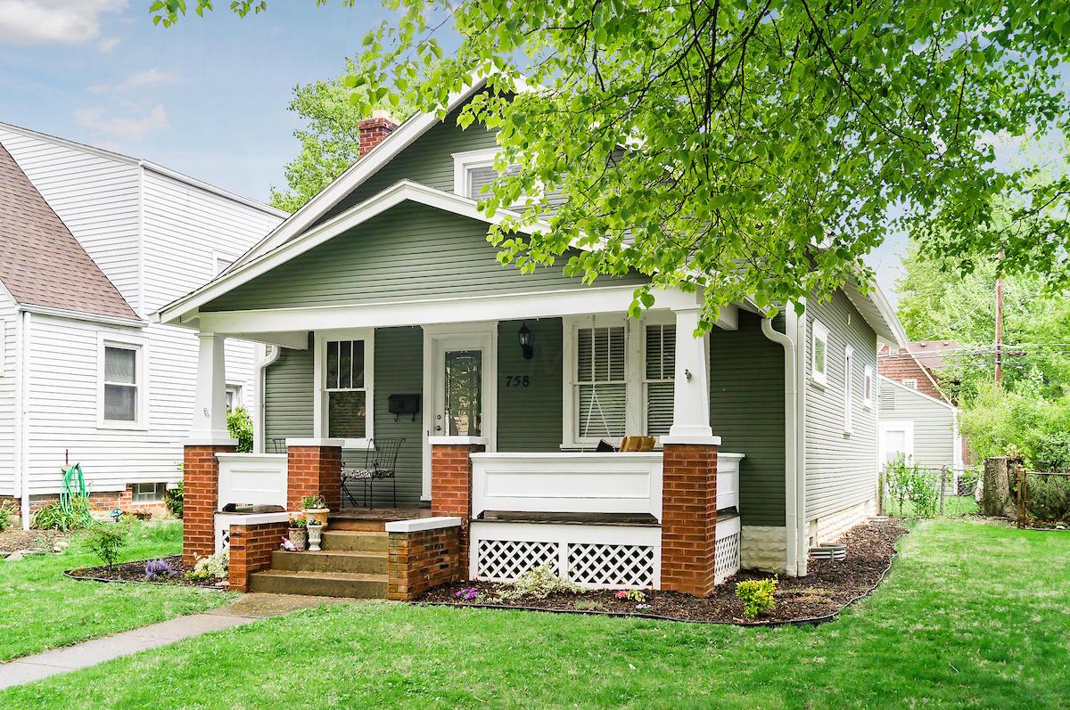 758 South Cassingham Road Columbus, OH 43209 - Photo 4 of 39