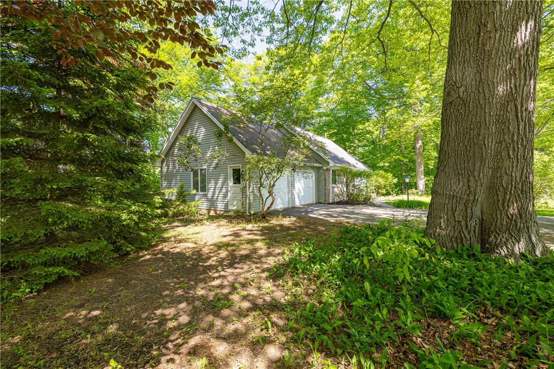 291 Whitney Road Perinton, NY 14526 - Photo 5 of 35